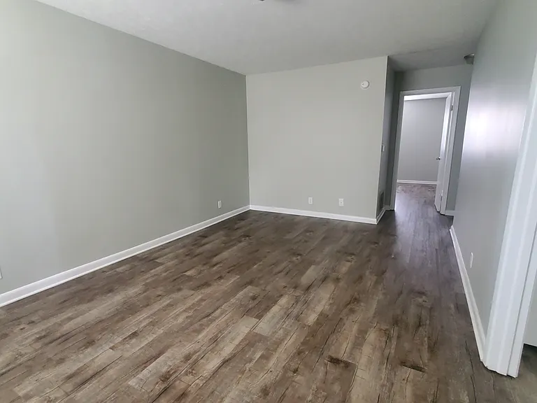802 E King St #11 — Photo 2