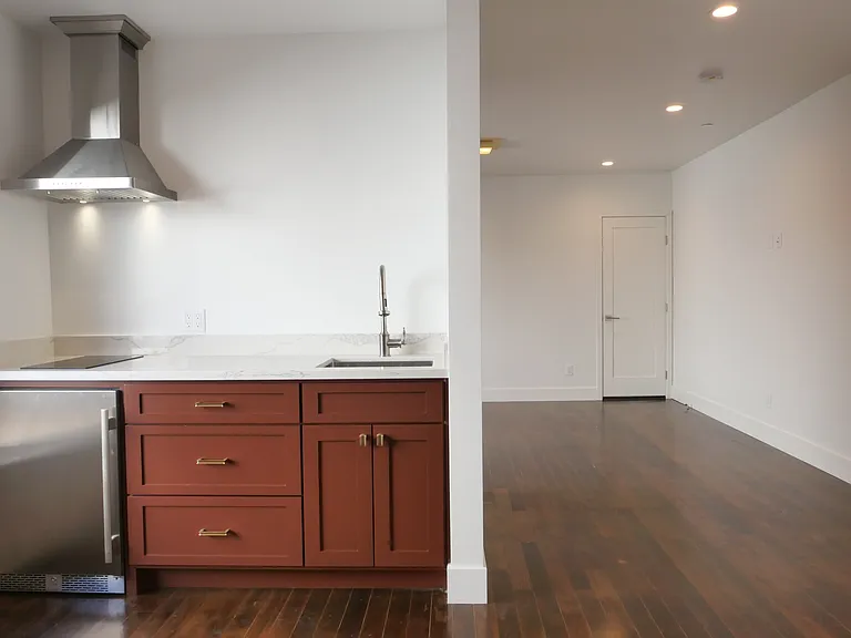 373 E Main St — Photo 13