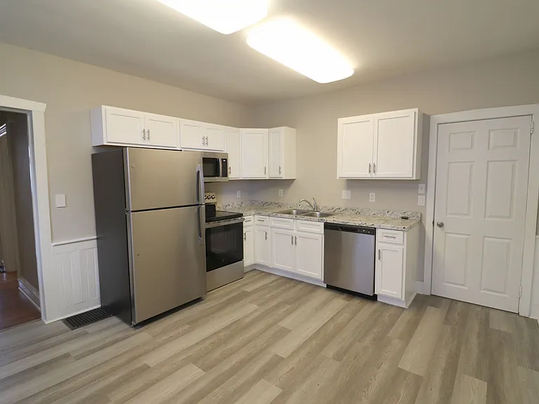 151 E Main St #1 — Photo 8