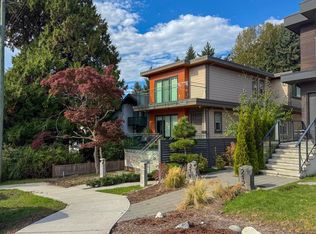 218 W 19th St, North Vancouver, BC V7M 1X5