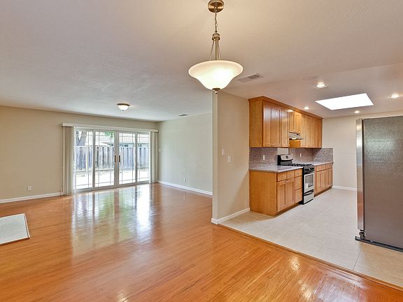 3rd image of 2212 Pruneridge Ave