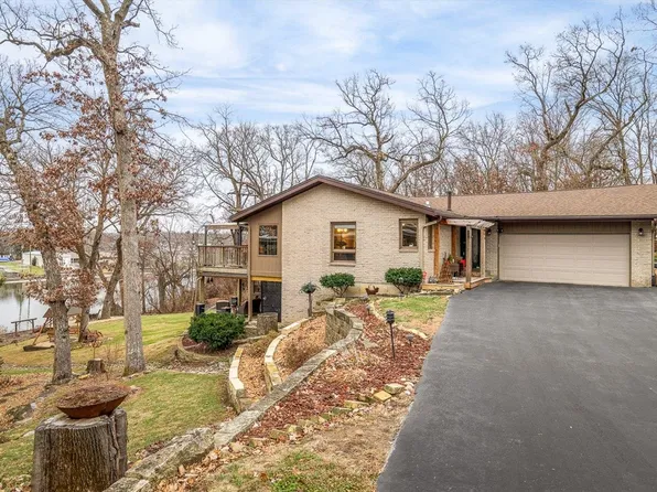 38 Briar Ln, Rockford, IL 61103