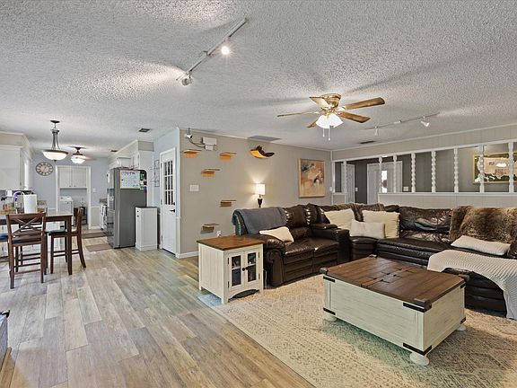 5th image of 3017 Evangeline St
