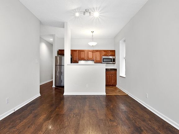 2nd image of 4337-4339 Swan Ave #4337
