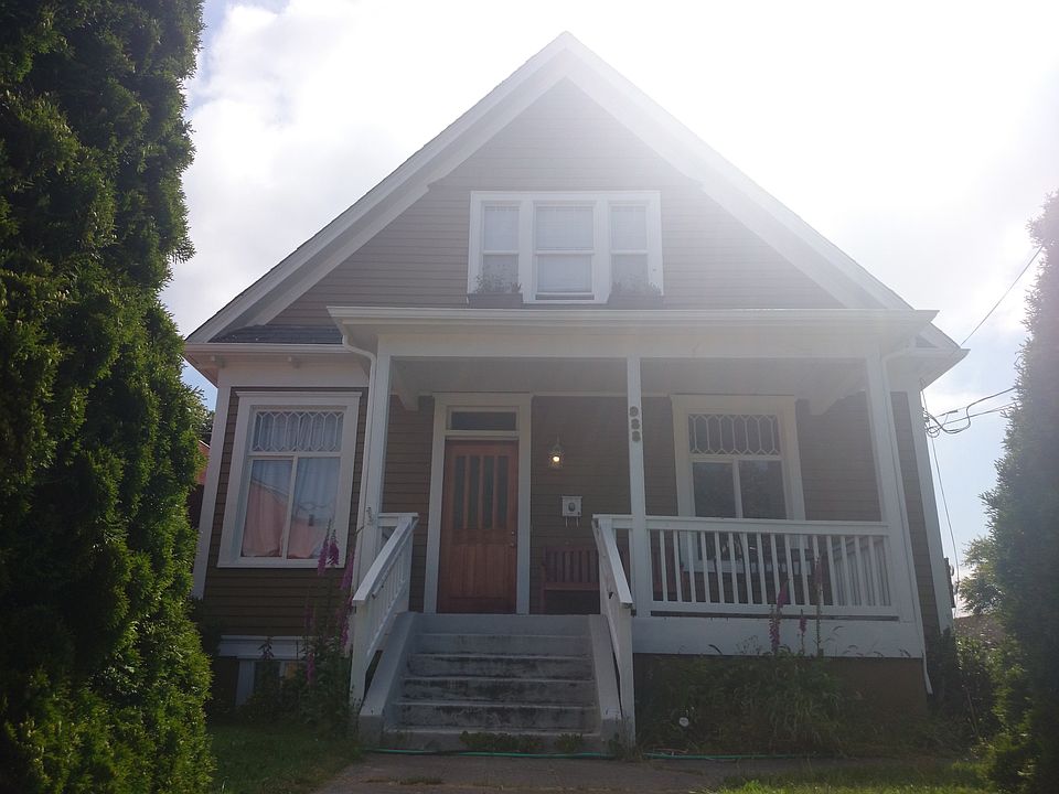 2nd image of 988 21st Ave