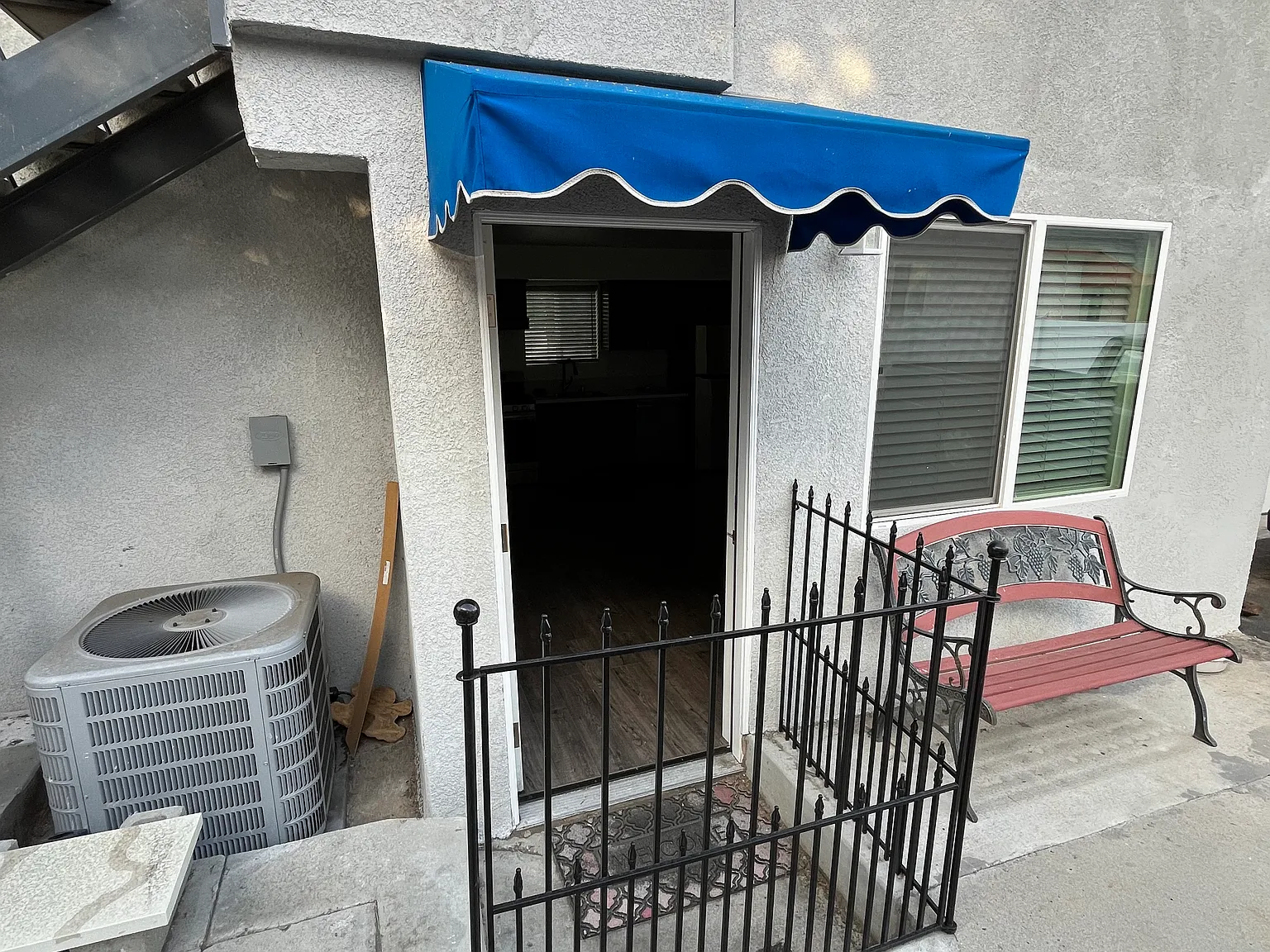 1230 Leland Way — Photo 3