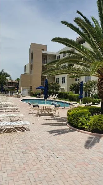 2 bed, 910 sqft, $1,450 — Photo 2