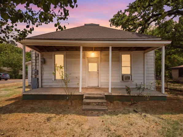 214 E Woodland St, Collinsville, TX 76233