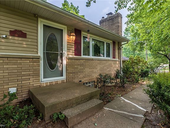 2nd image of 260 Hillsdale Cir