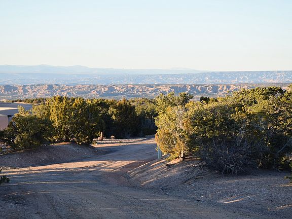 2nd image of 52 Loma Serena
