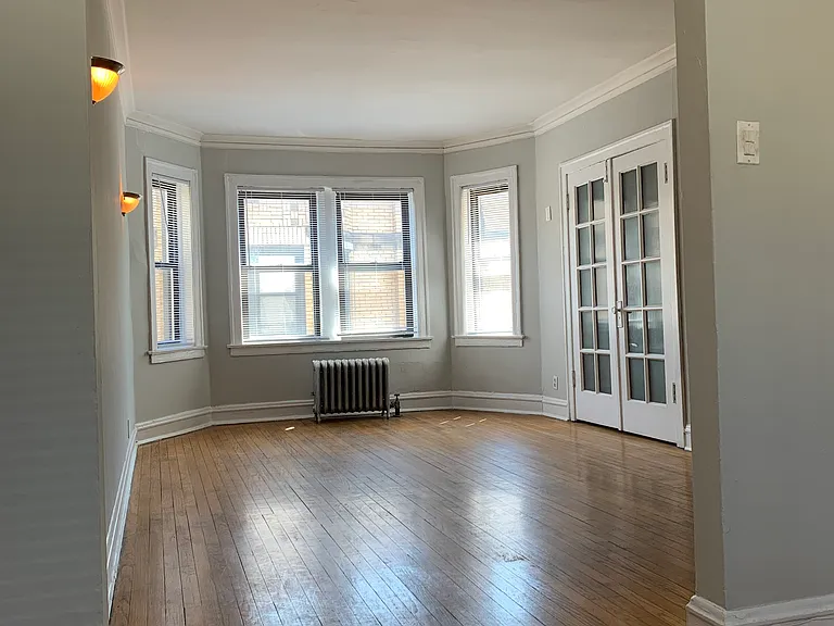 6223 N Artesian Ave #3E — Photo 1
