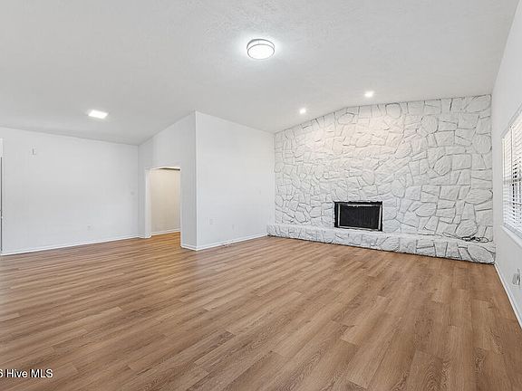 2nd image of 866 Brookfield Parkway