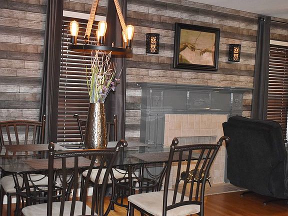 Dining room for 4
