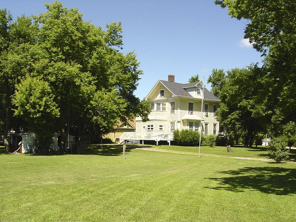 1st image of 217 E 2nd St