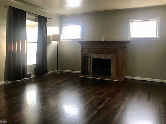 3rd image of 27381 Pinehurst St