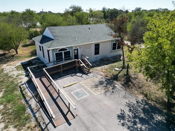 501 Peyton St, Baird, TX 79504