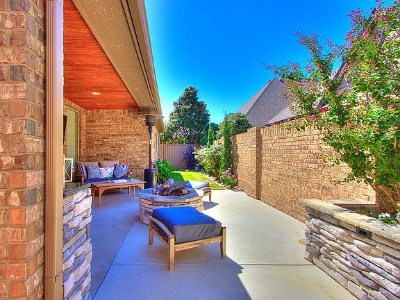 5th image of 2221 SW 118th St