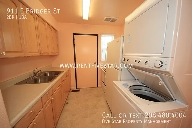 911 E Bridger St — Photo 5