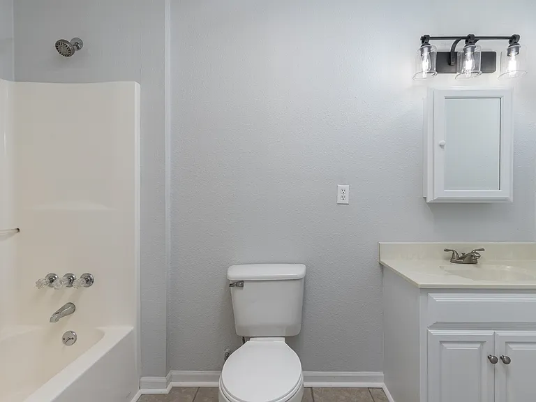 100 Brewer Rd — Photo 7