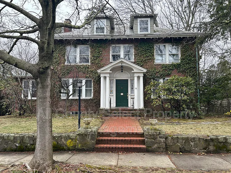 38 Baker Ave — Photo 1