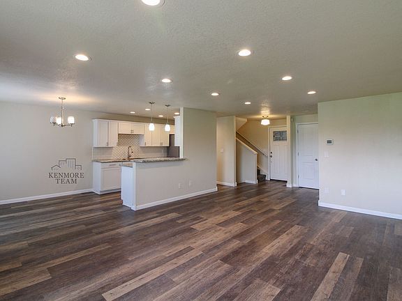 5th image of 337 Greenbrook Pl