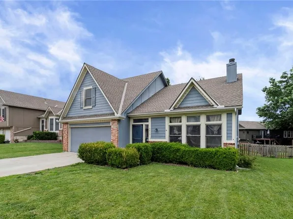 6413 Anderson St, Shawnee, KS 66226