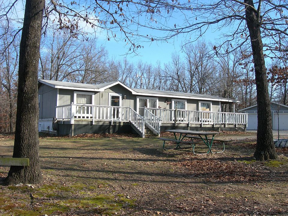 2nd image of 370 Maple Ln