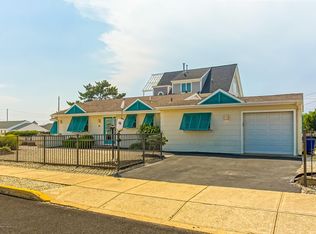 16 Las Vegas Rd, Lavallette, NJ 08735