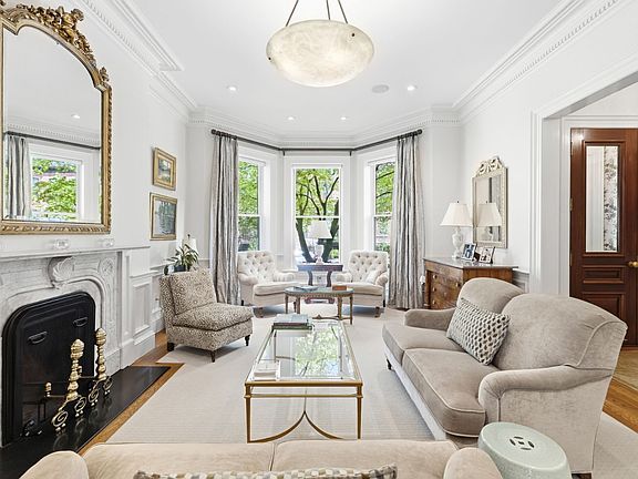 3rd image of 319 Beacon St