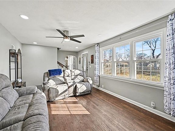 4th image of 2720 N 52nd St
