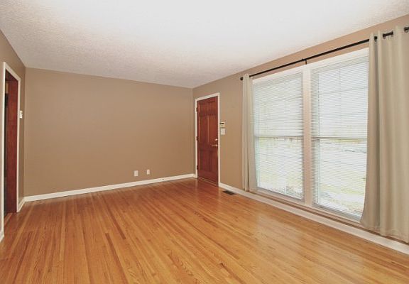 3rd image of 105 Morningside Dr
