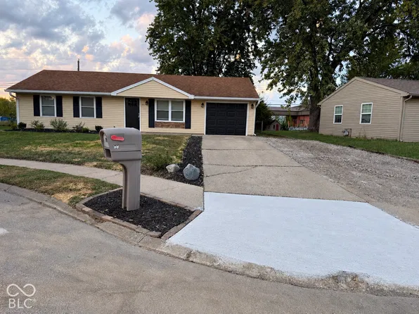 80 Bryant Ct, Franklin, IN 46131