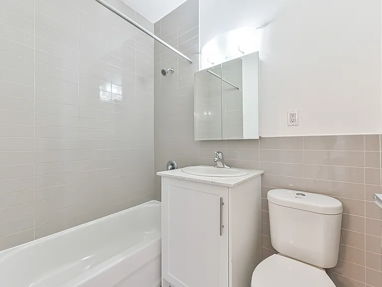 780 Eglinton Ave W #2 — Photo 3