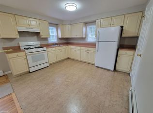 16 Nelson Ave, Hicksville, NY 11801