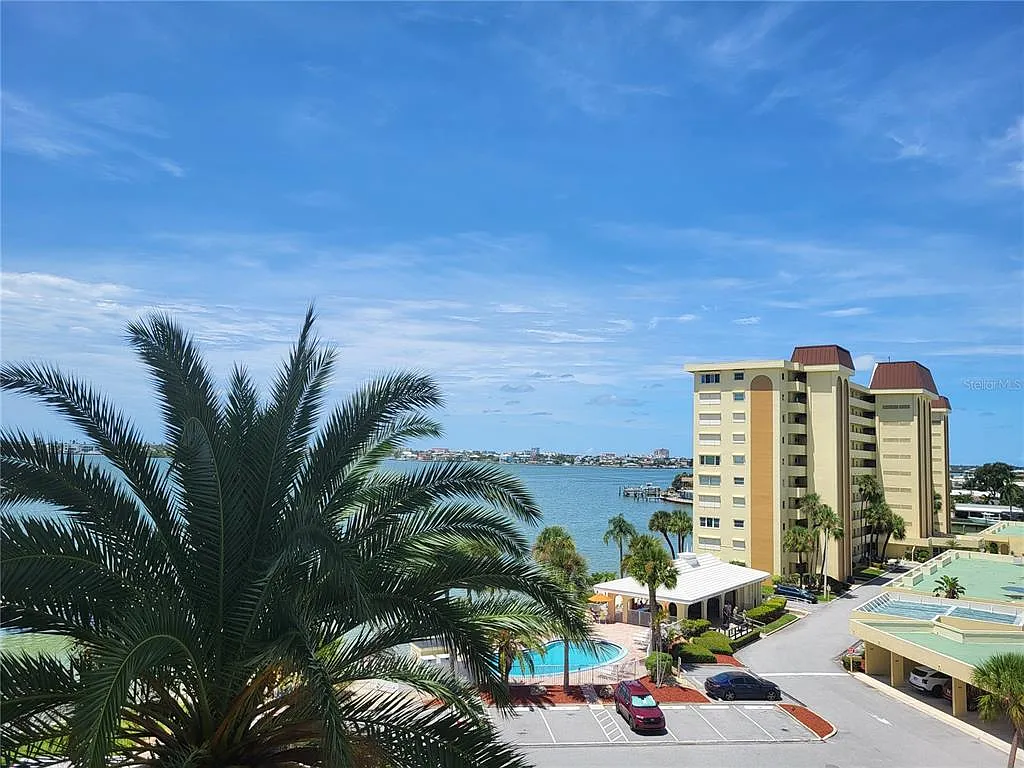 2 bed, 2.0 bath, 1050 sqft, $2,200 — Photo 4