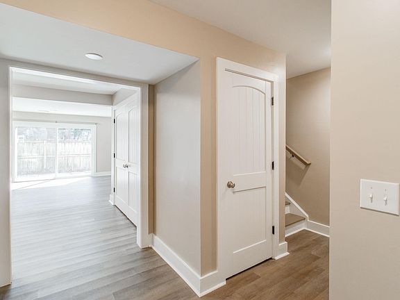 4th image of 308 Percival Rd APT 2005