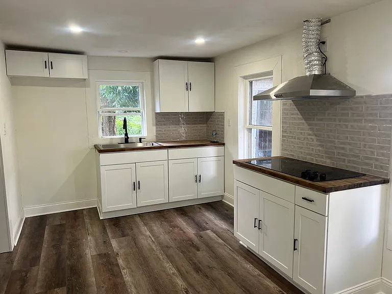 108 Brown St — Photo 4