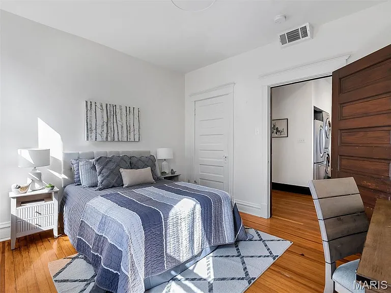 3548 Victor St #2W — Photo 12