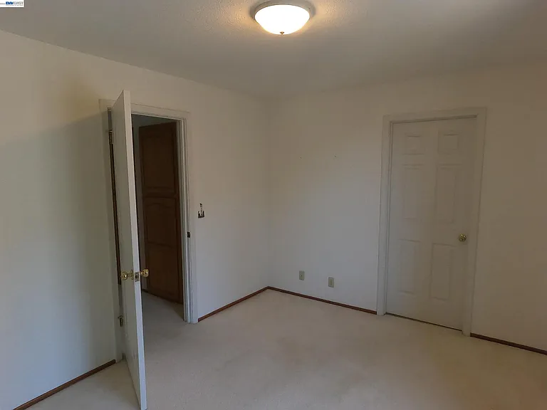 19179 Alpha Ct — Photo 28