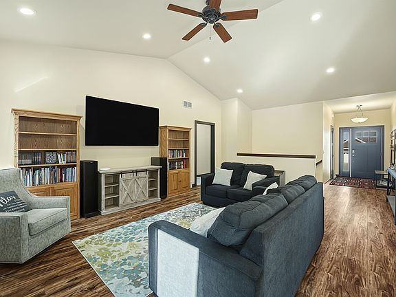 5th image of 420 Ridgeway Dr