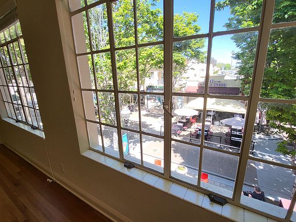 3rd image of 123 S Murphy Ave