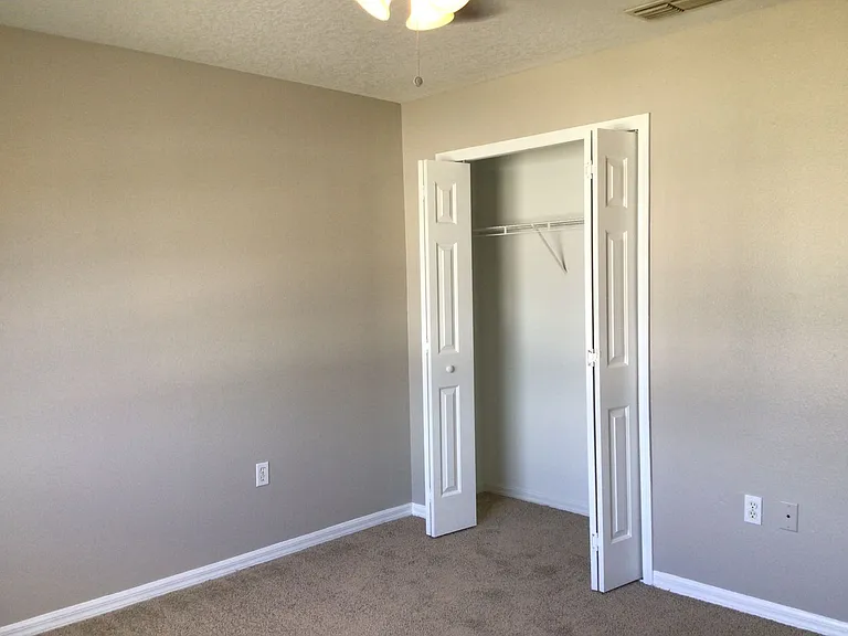509 Hillcrest Dr — Photo 12