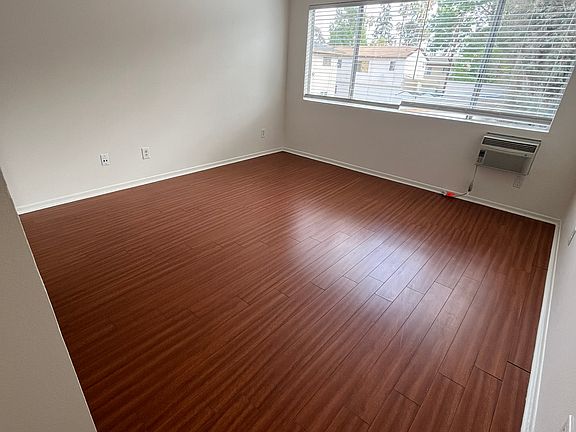 3rd image of 15824 Sherman Way APT 3