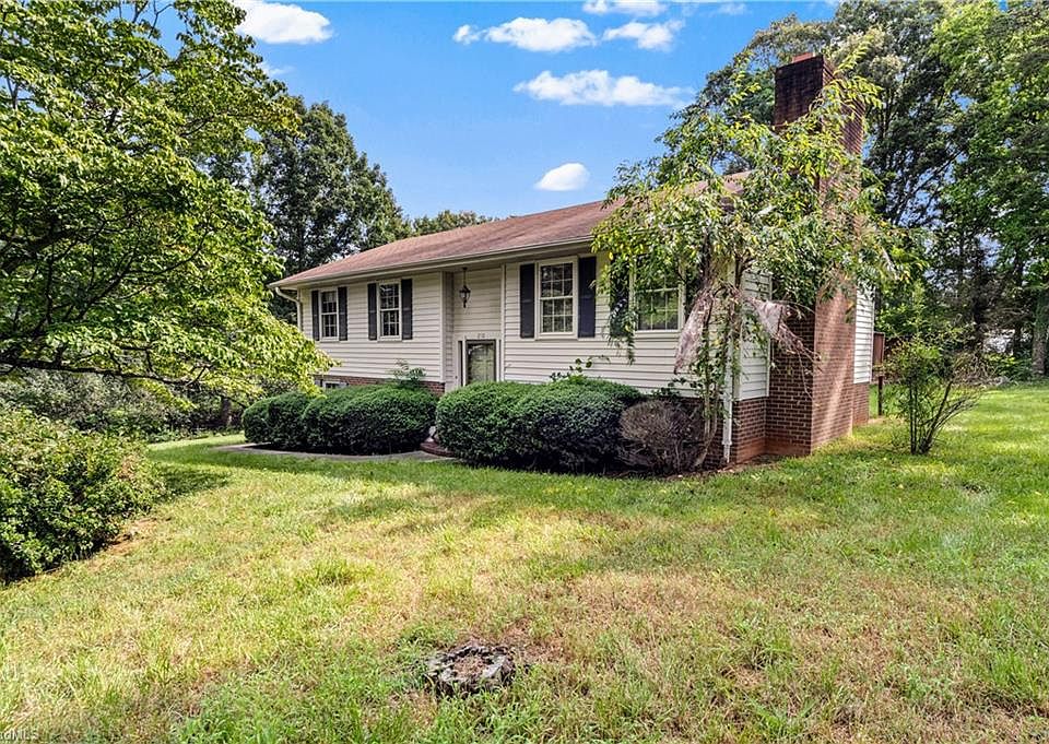 1st image of 210 Knoxwood Rd