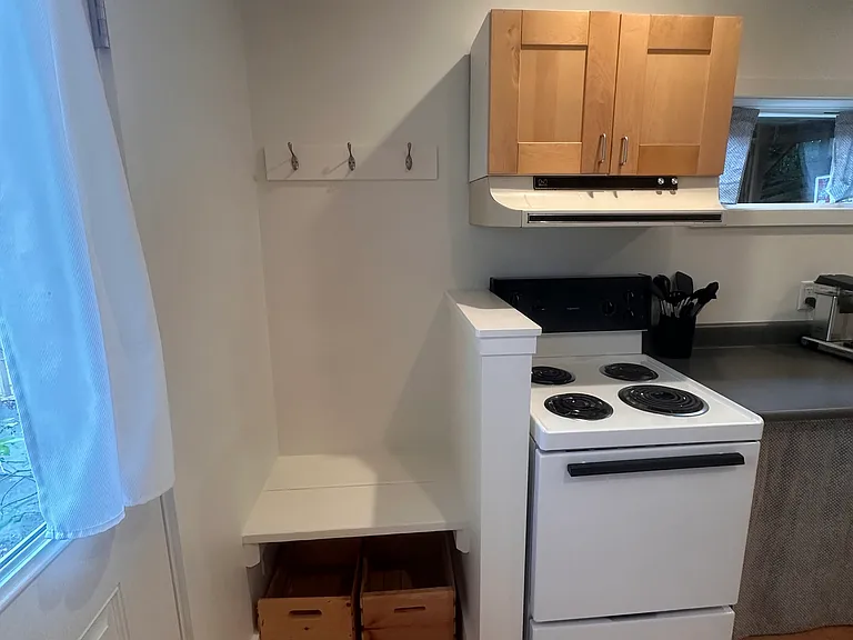 1624 Glacier Ave #B — Photo 3