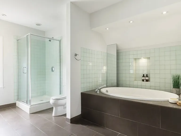 51 Lowell St — Photo 3