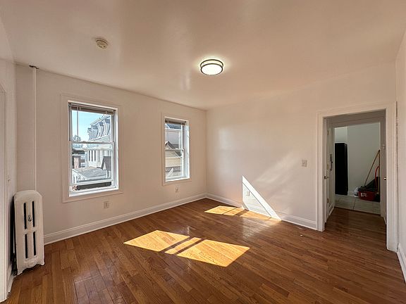 3rd image of 34-36 Clifton Pl #32