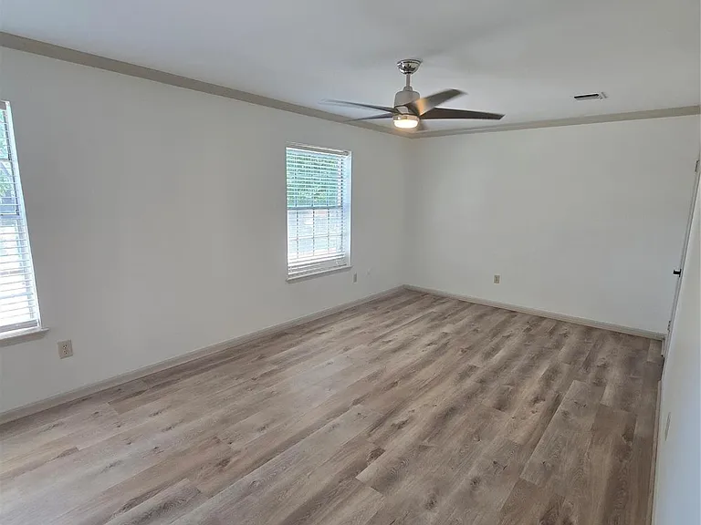 306 Houghton Rd — Photo 16