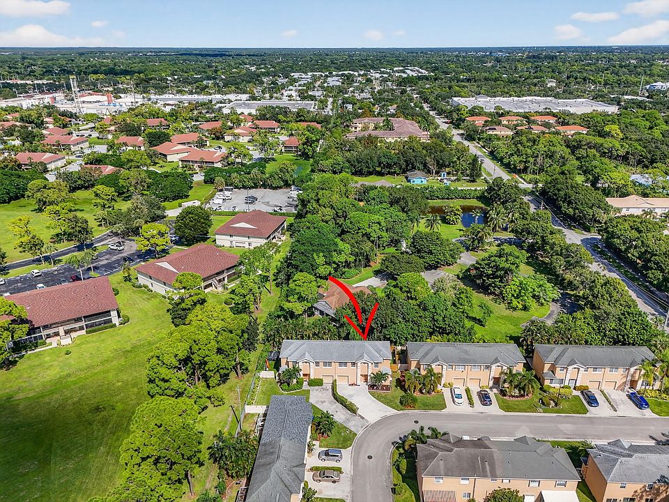 1st image of 341 Laurel Oaks Way