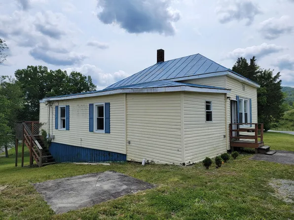 79 Cumberland Ave, New Castle, VA 24127